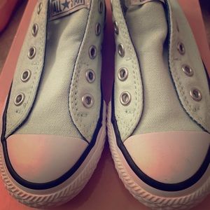 Converse Chuck Taylor (girls slip on sneakers)
